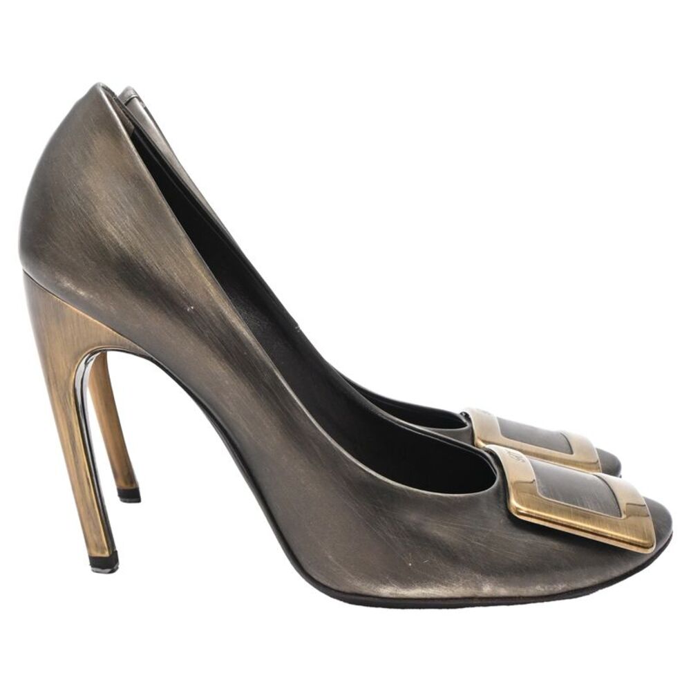Roger Vivier Trompette vintage Effect Pumps in Bronze Leather